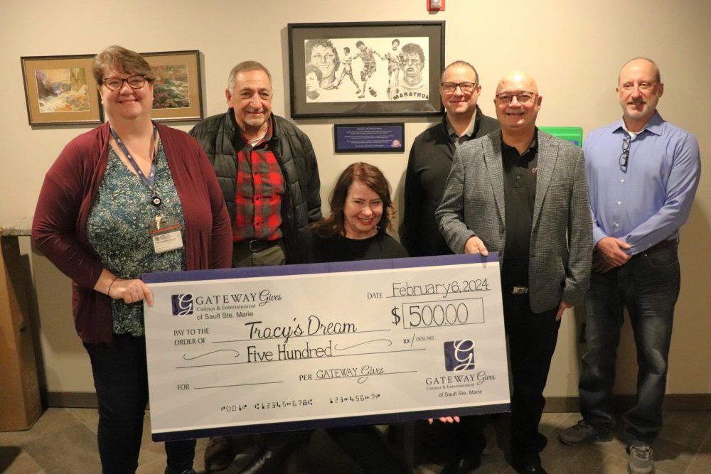 Gateway donates 500 to Tracy's Dream for Terry Fox print Sault Star