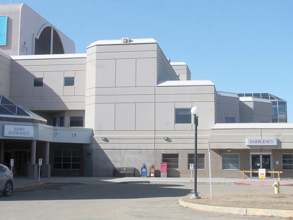 AHS expands dialysis care at Wetaskiwin Hospital Wetaskiwin Times