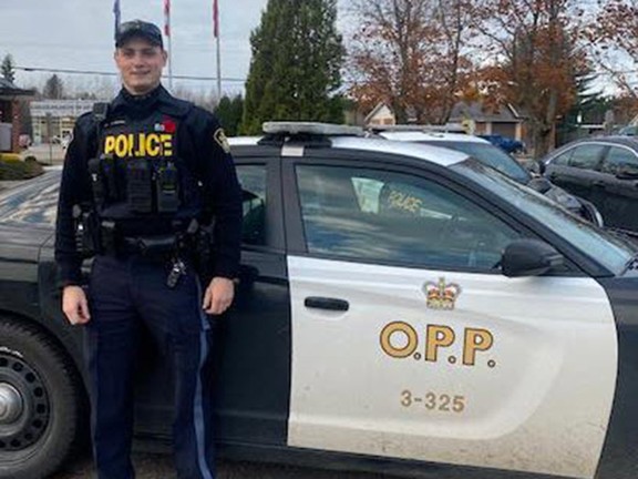Off-duty OPP officer rescues snowmobilers from frigid Round Lake ...