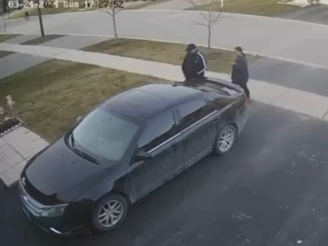 Owner exits car after sham test drive, wouldbe buyers speed away