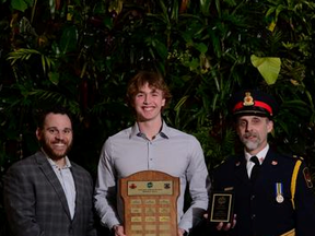 North Bay police award varsity athlete with award in honour of former varsity athlete