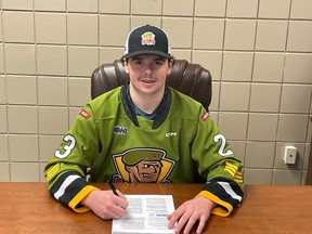 Aaron Enright signs with Battalion