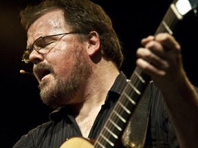 Fingerstyle guitar legend Don Ross is embarking on an Ontario and Quebec tour this month, including a show in Sudbury at the Knox Hall.