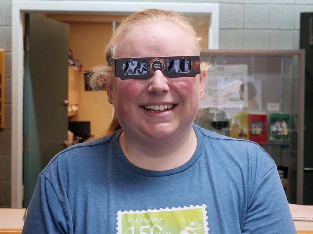 Tillsonburg gives away 1,000 solar eclipse viewing glasses Brantford