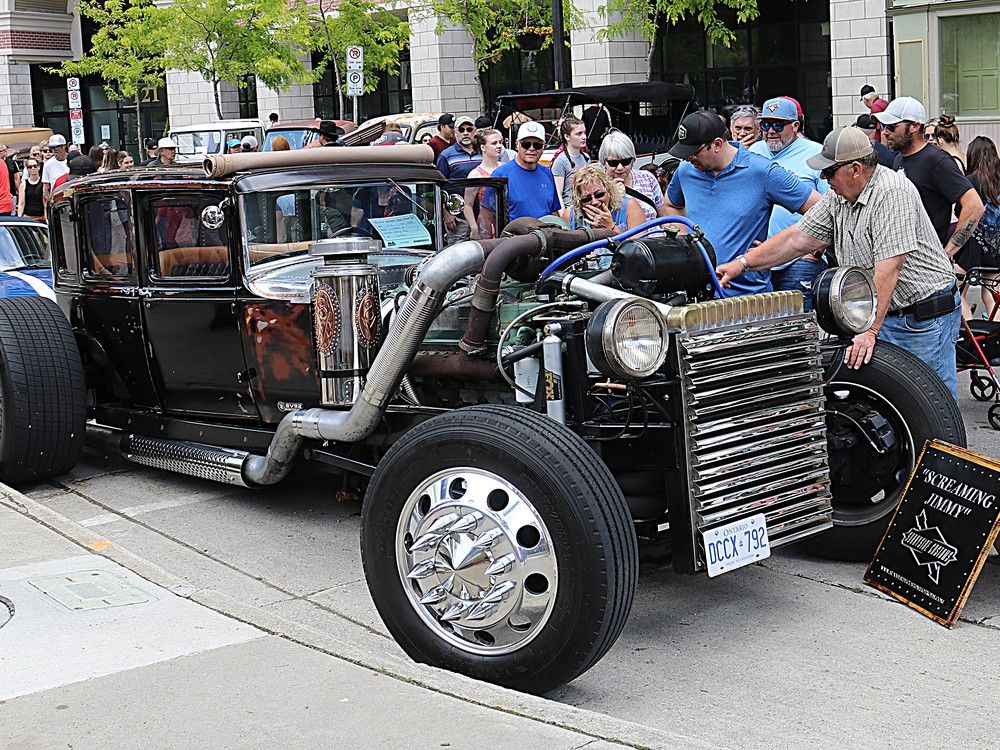 RetroFest weathers early storm, impressive vehicles shine through ...