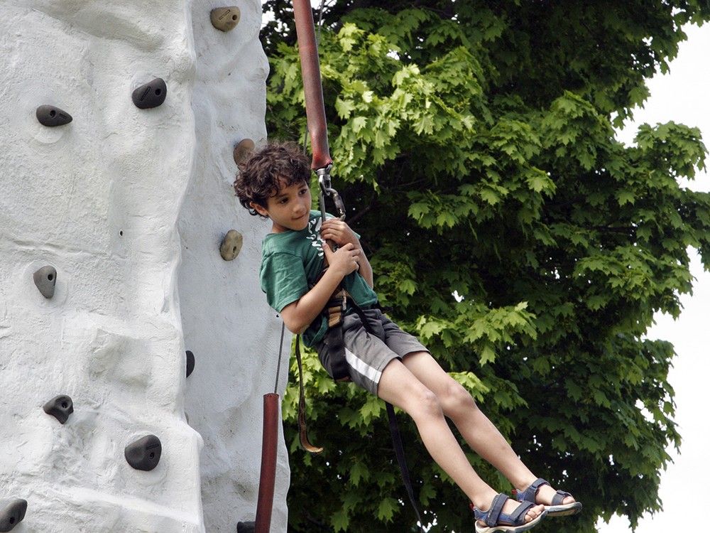 Warm weather draws thousands to Utilities Kingston event Trenton