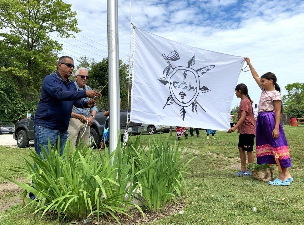 Saugeen Ojibway Nation flag raised over Kelso Beach in Owen Sound ...