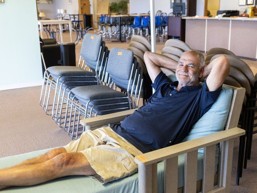 Furniture store with catchy radio jingle ending four-decade run ...