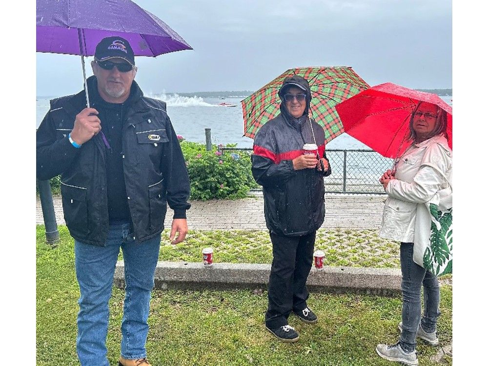 Spectators flock to annual Regatta, despite sogging start | Brockville ...