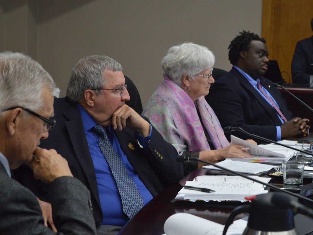 Cornwall council briefs Agency staff impacting expenses at lodge