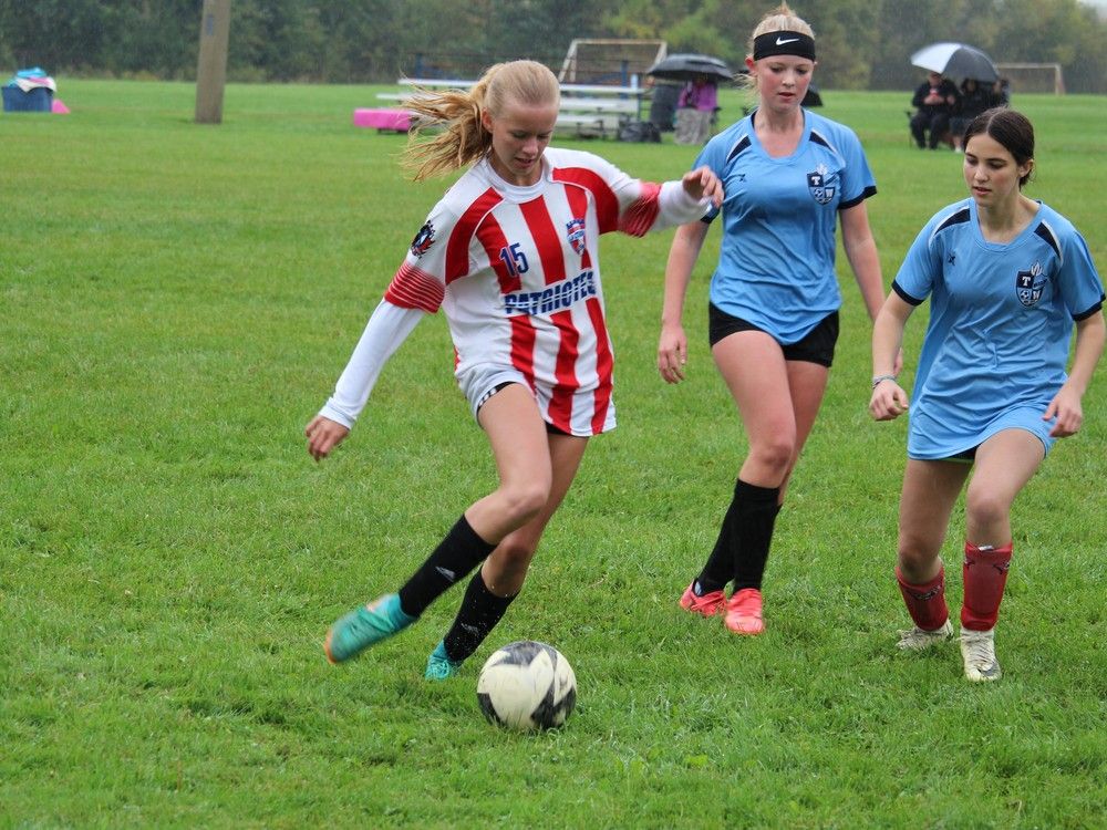 a-return-to-fall-soccer-for-junior-high-school-teams-in-cornwall-sdg