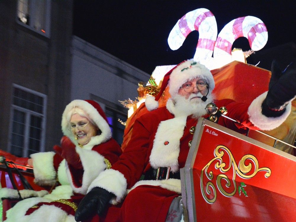 Thousands flock to Princess Street for Kingston Nighttime Santa Parade