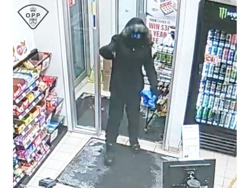 Police ask for help finding armed robber who got away | The Daily Press