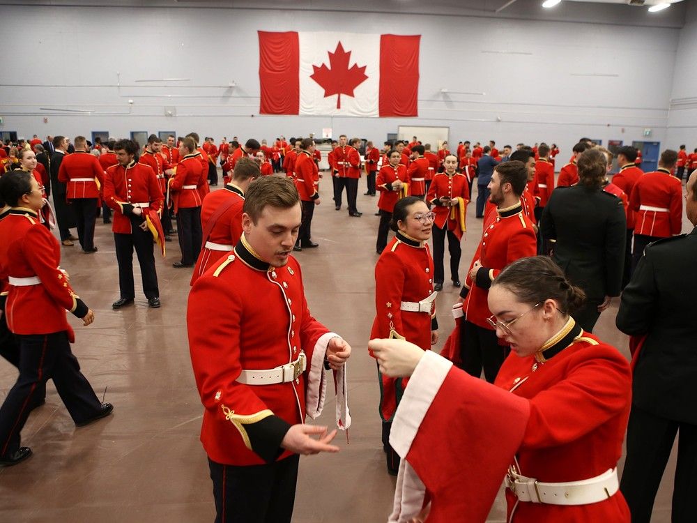  graduating officer cadets at the royal military college of canada prepare for their convocation ceremony in kingston, ont. on thursday, may 15, 2025.(elliot ferguson/the whig-standard/postmedia network)
