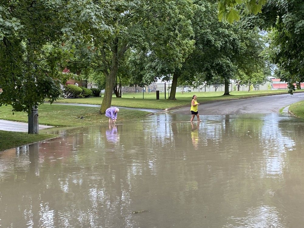Thunderstorm causes flooding, power outages in Simcoe