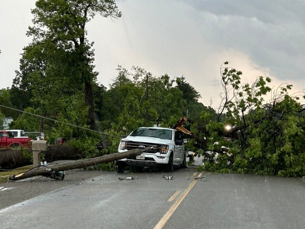 Cleanup continues from Monday storm in Simcoe