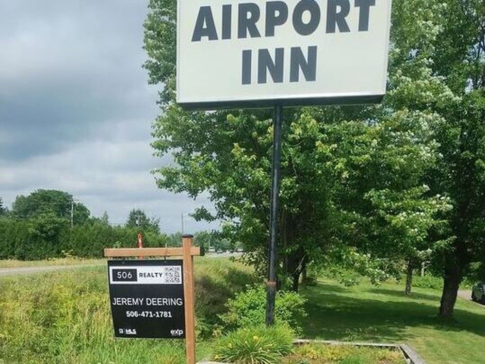 Motel ordered closed, leaving residents stranded, now up for sale