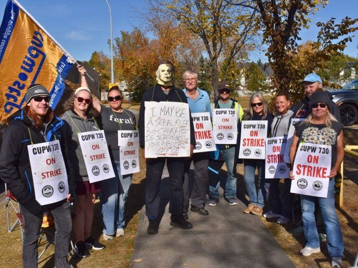 Canada Post strike shifts to rotating action, resuming limited mail delivery amid labour tensions