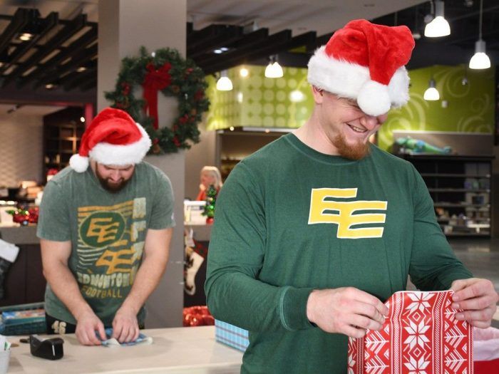Edmonton Elks tackle wrapping for Strathcona County families in need