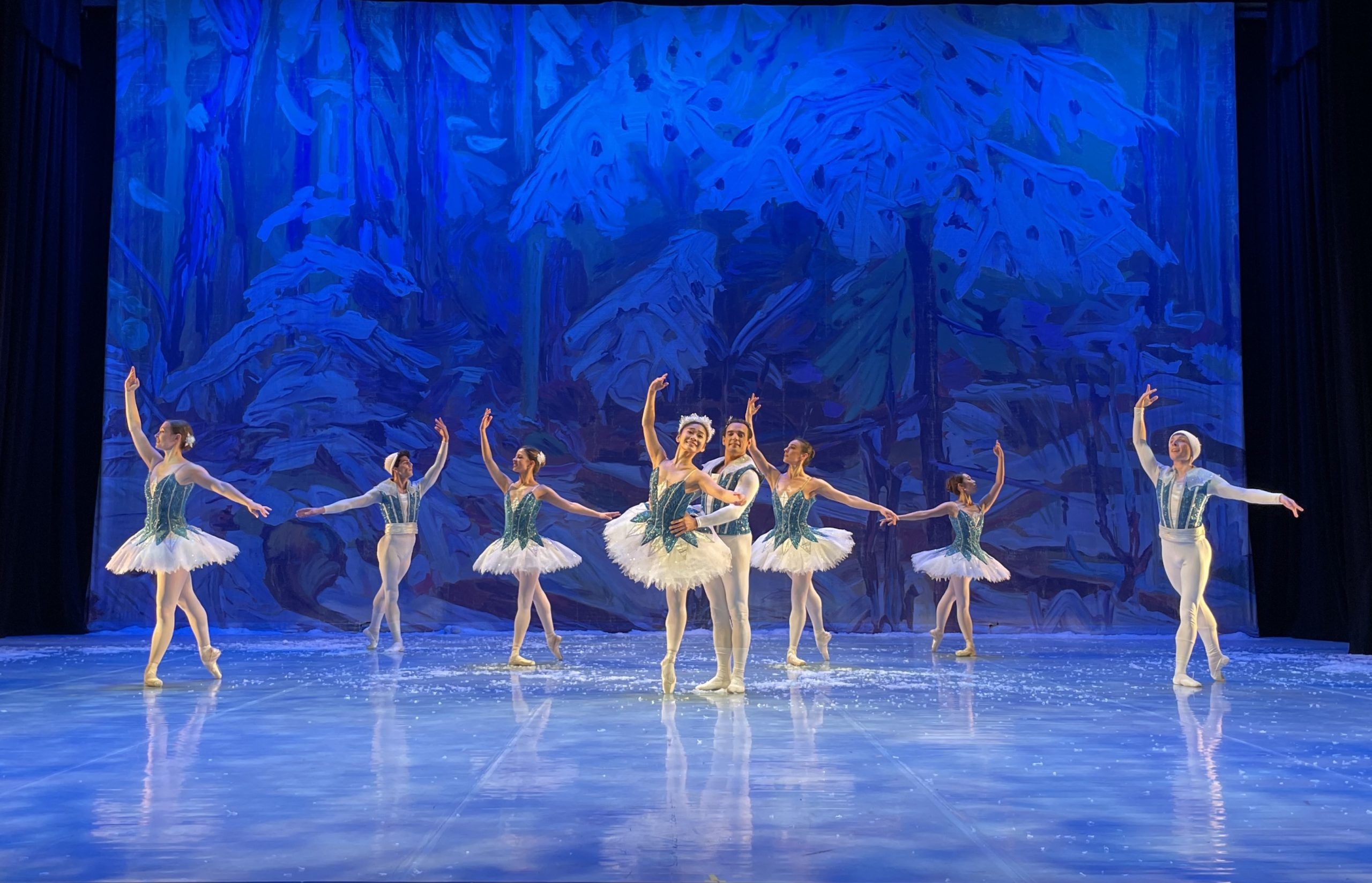 'Tis the season for holiday entertainment