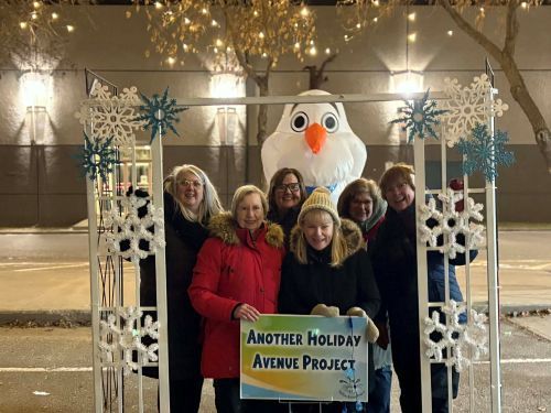 Holiday Avenue Project Lights Up Portage la Prairie
