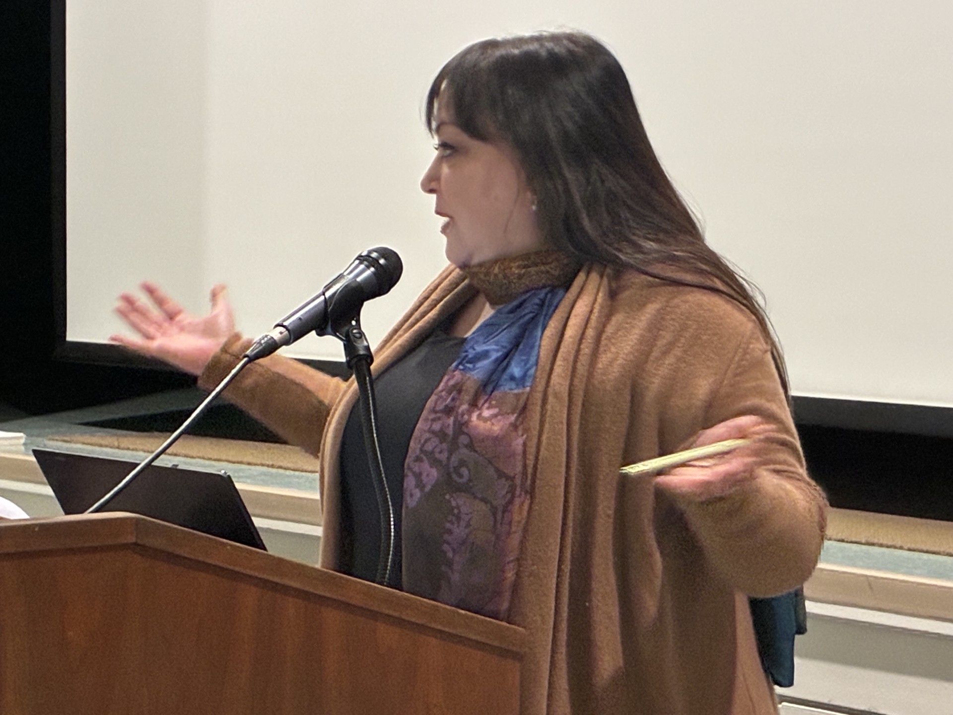 Hospital open house draws a big crowd and plenty of criticism of Ontario government's health care spending