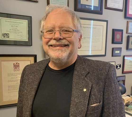 Queen’s University professor wins major international award