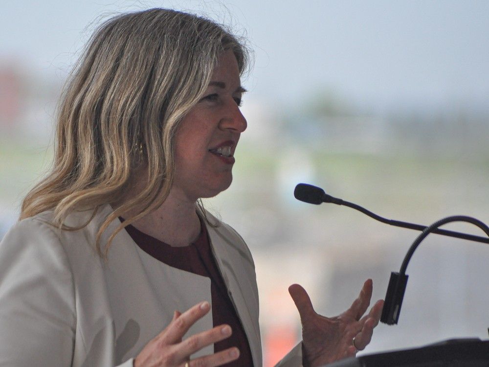 Opinion: Politicians: go quiet, please