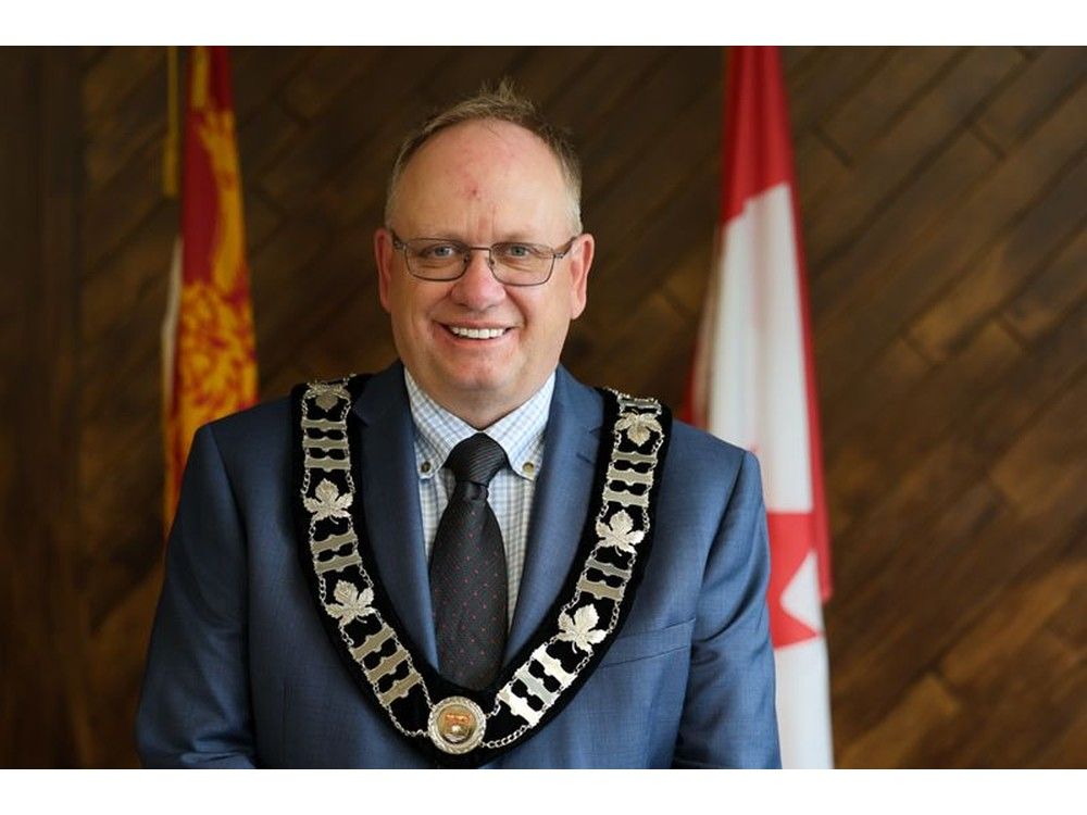 Grand Lake puts hand up to host gas plant: mayor