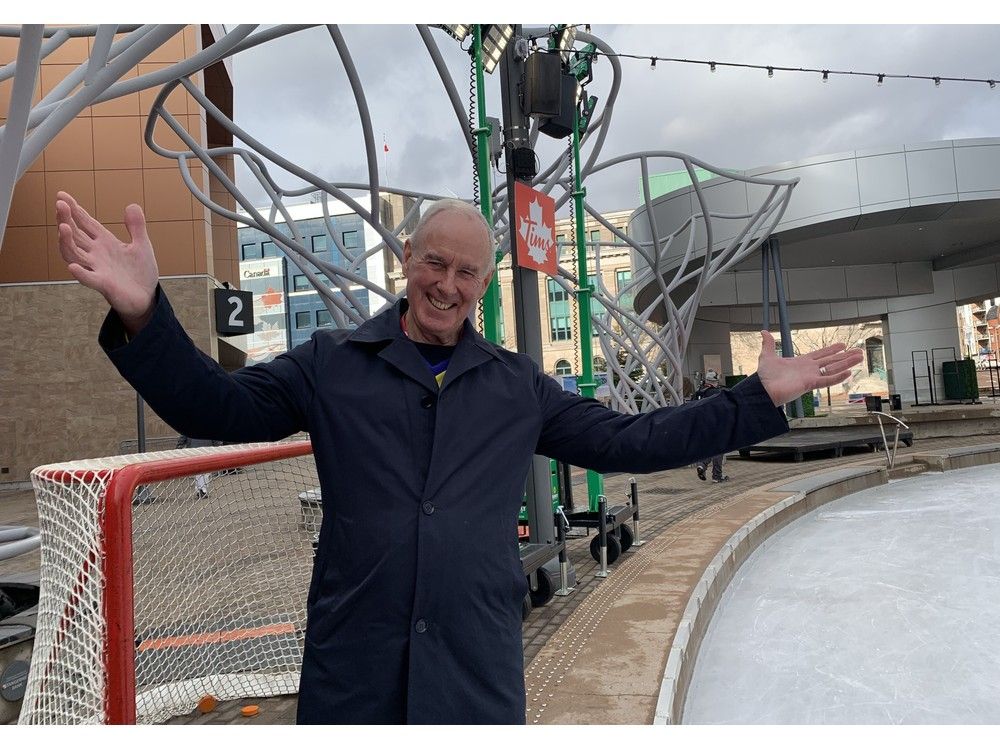 Hockey continues to bring Canadians together: MacLean