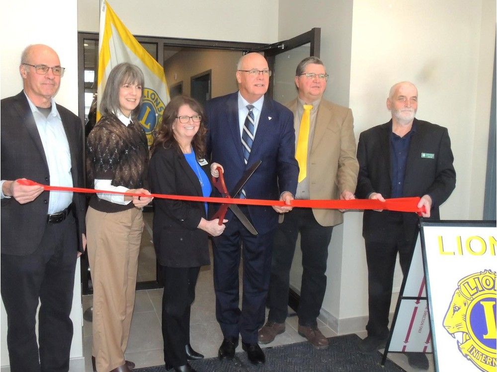 Grand opening held for Dutton’s Caledonia Three apartment project