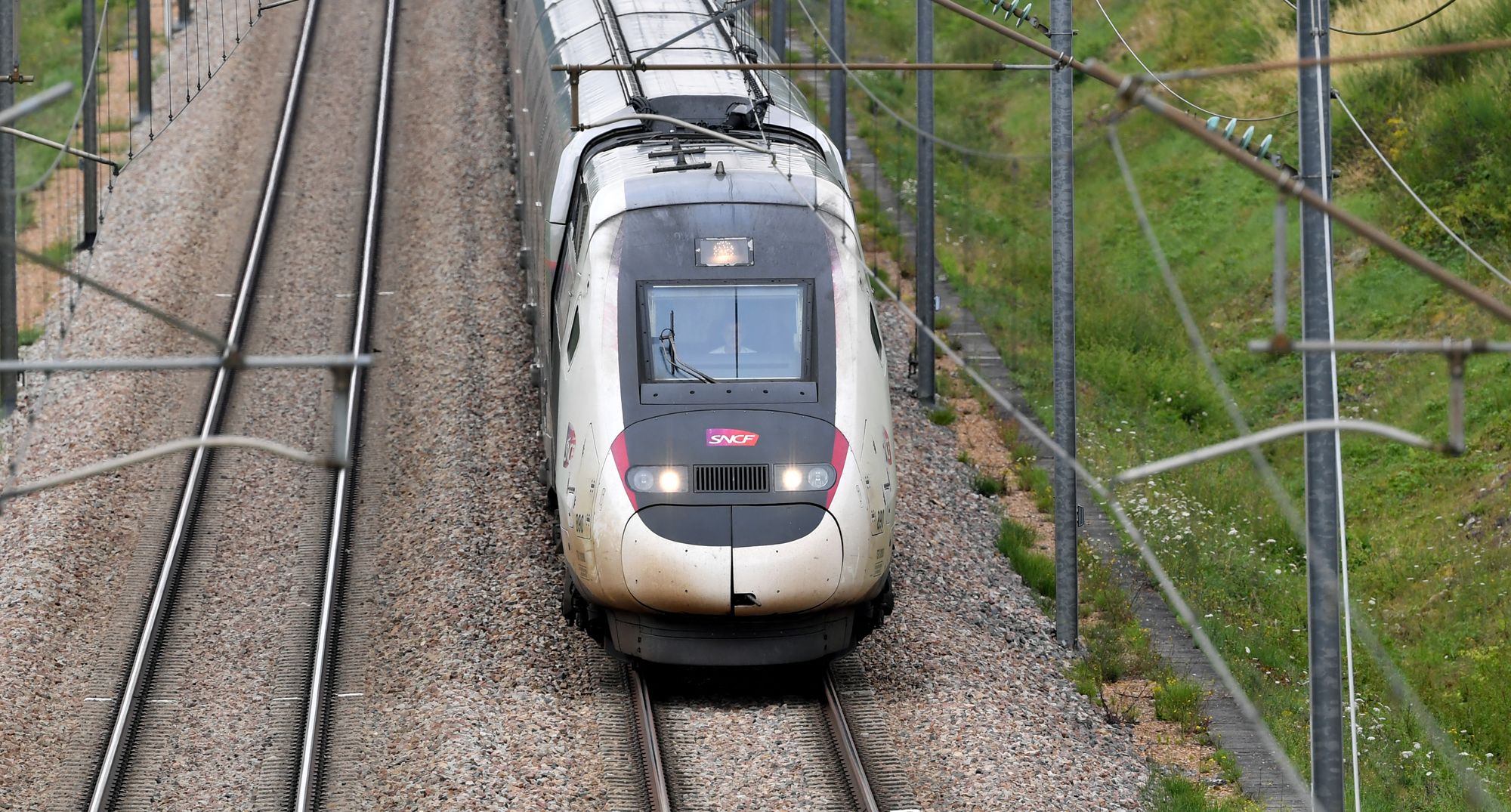 High-speed rail project an 'alarming' risk: Consultant