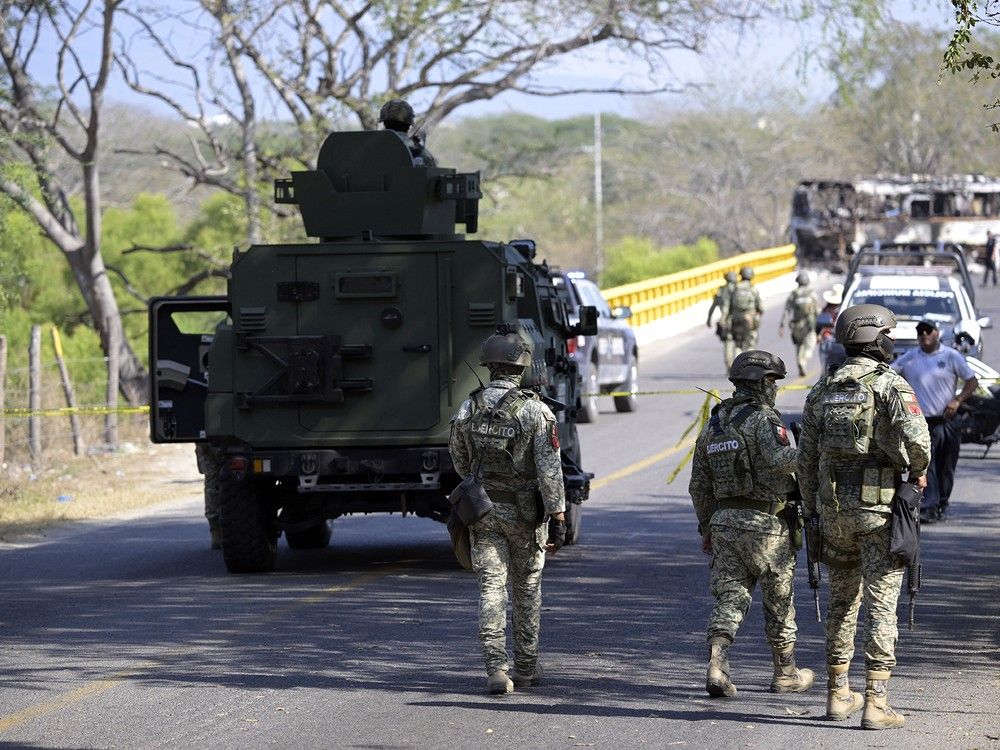 Kingston-area visitors to Puerto Vallarta describe smoke, gunfire, burned buses after unrest
