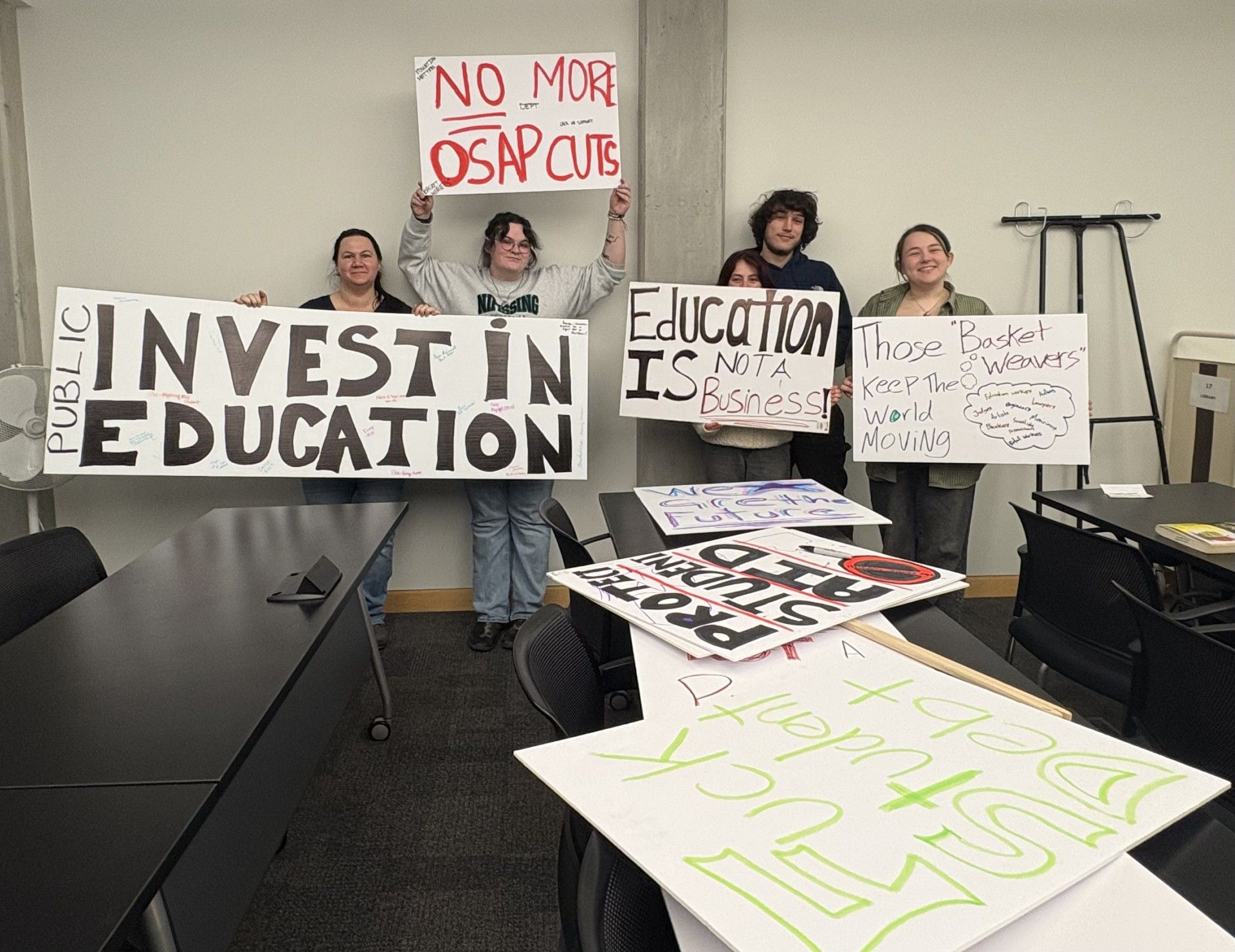 Students making protest signs kicked out of Harris Learning Library for not booking room