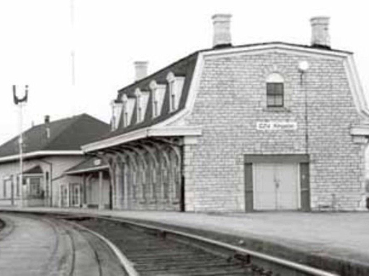 Train baggage for Kingston was not to be checked