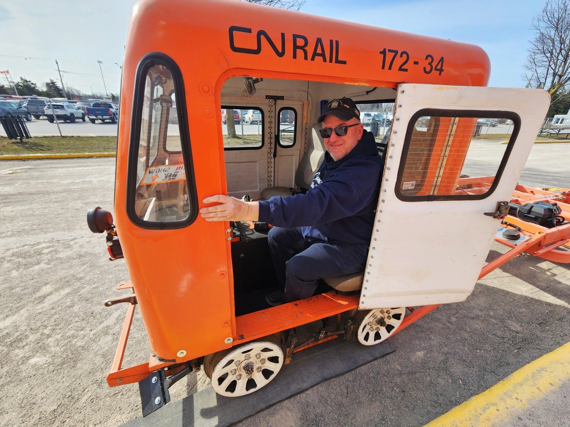 Hobbyists showcase train cars big and small at Belleville Model Railroad Show