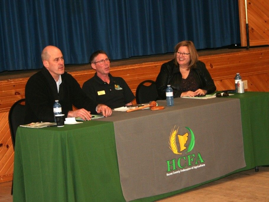 Lobb, Thompson discuss farm issues at annual Huron forum