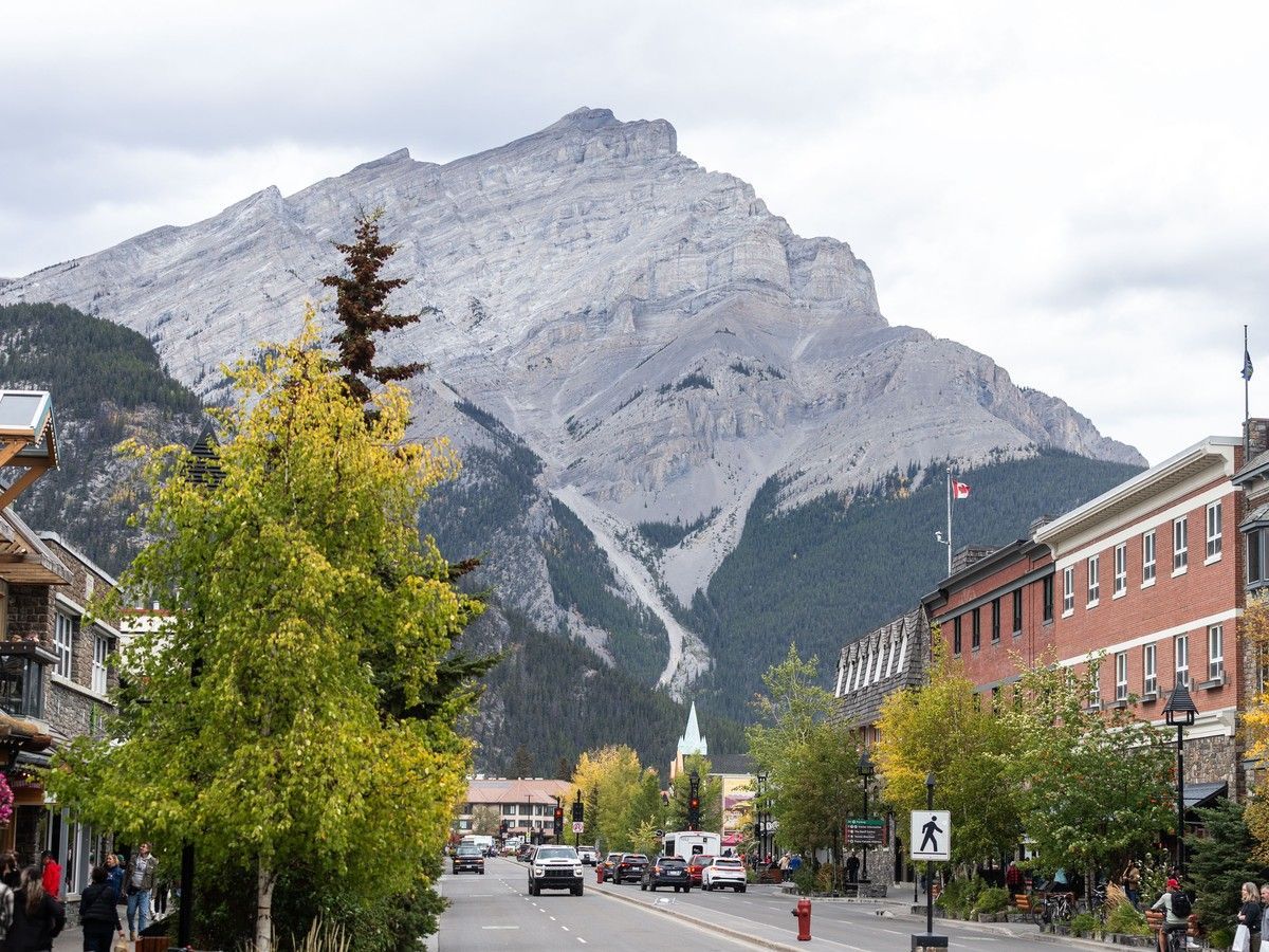 Paid parking trial in Banff National Park's Sulphur Mountain area to start in May, says Parks Canada