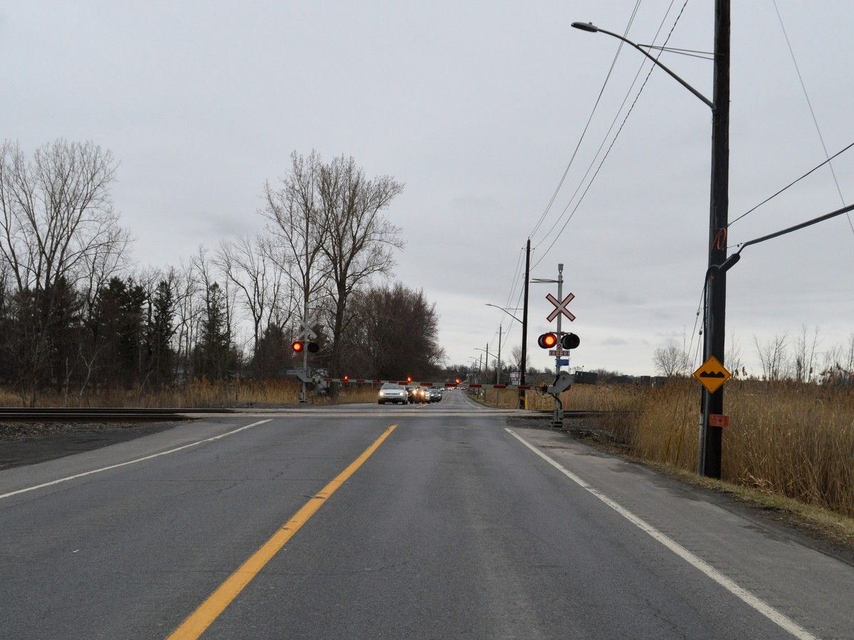 Cornwall council agrees to $1.35-million water main replacement below CN Railway tracks