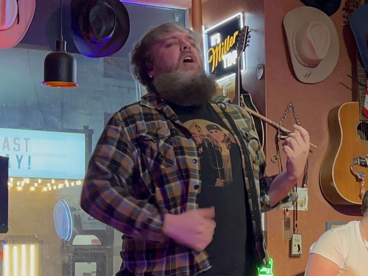 Air guitar battle strikes a chord with Kingstonians, sends one performer to nationals