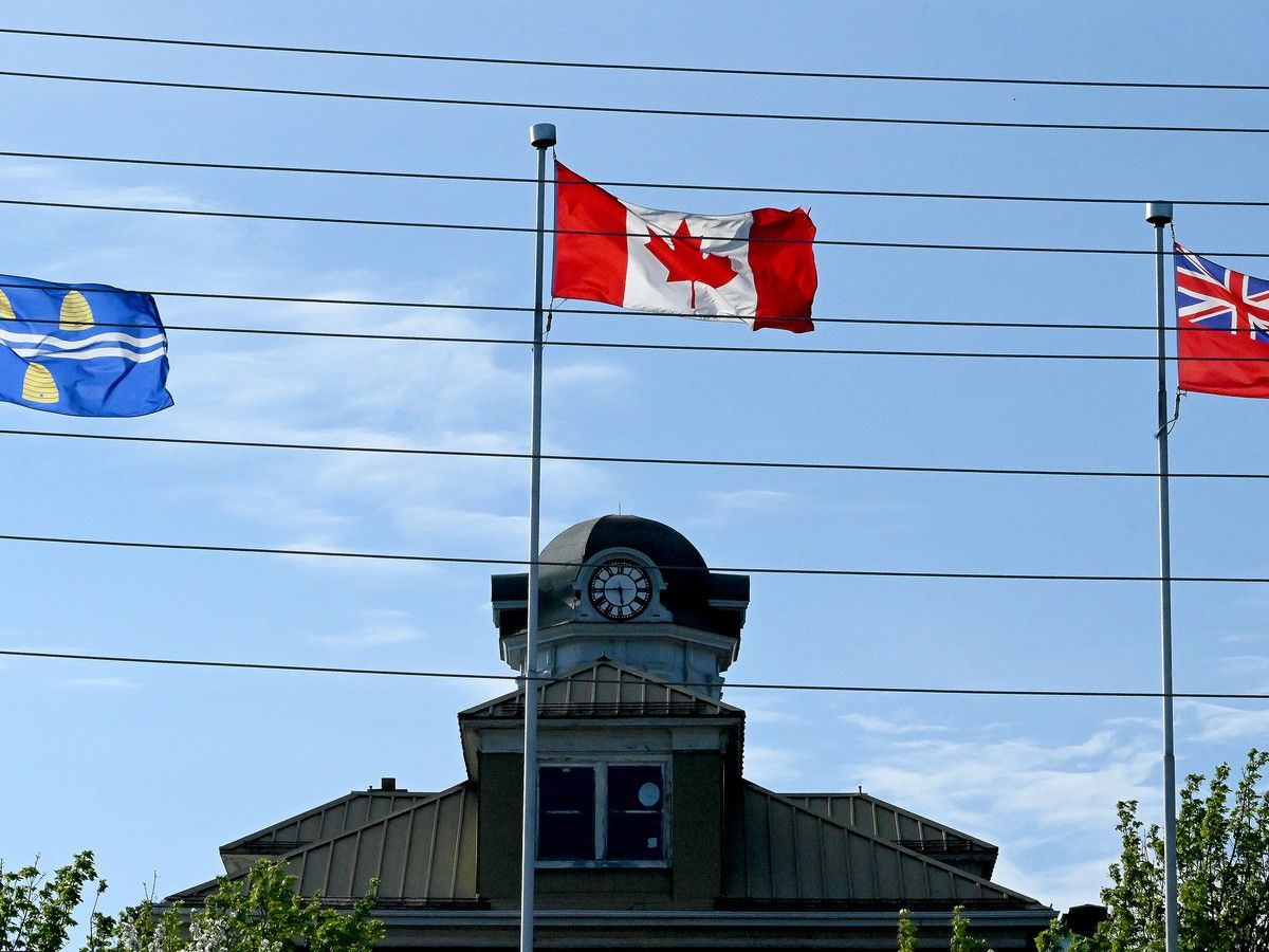 Brockville councillors put off flag discussion