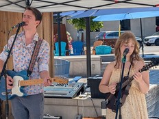 Folk duo Jaron Camp and Rachael Frankruyter