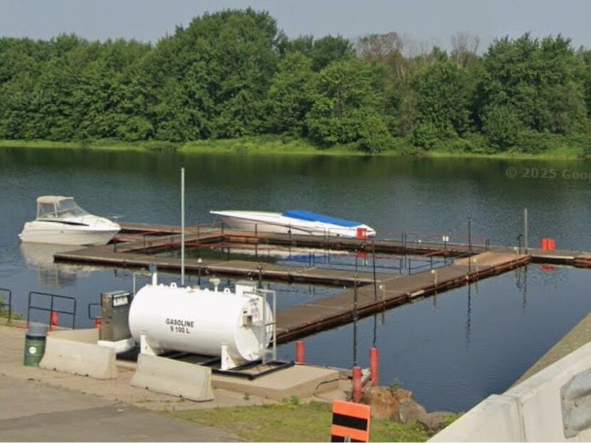Council votes to bring marina gas bar back to life