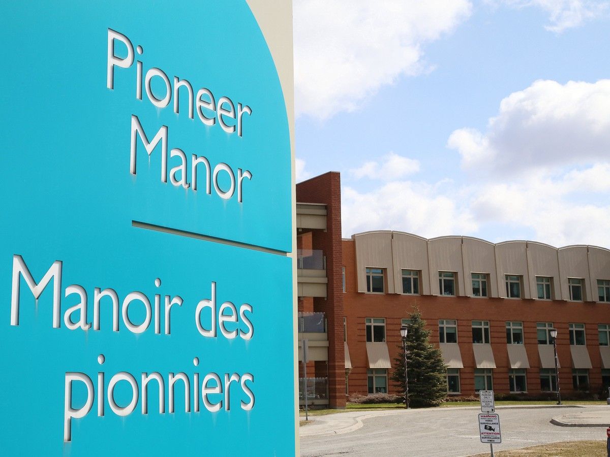 Pioneer Manor needs more than one social worker: family member