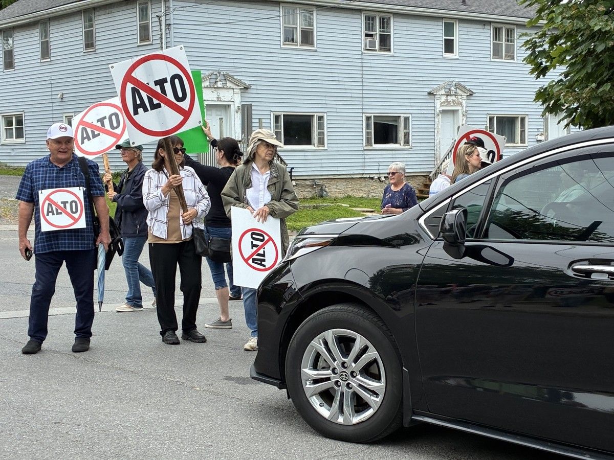 Survey suggests consistent concern about high-speed rail plan