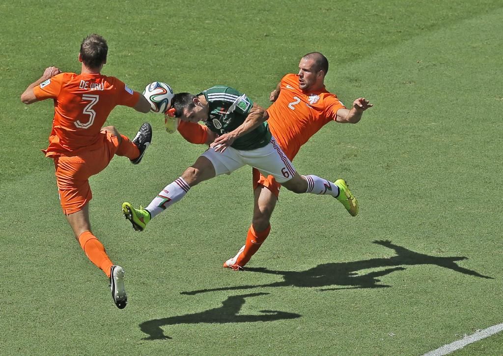 Late penalty gives Netherlands 2-1 win over Mexico at World Cup