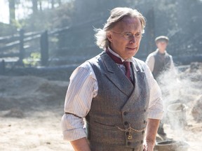Robert Carlyle plays the pivotal role of Ogilvy in The War of the Worlds