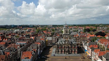 While most Canadian visitors to the Netherlands rarely venture beyond Amsterdam, the country has many other delights to discover, like the town of Delft, famous for its pottery.