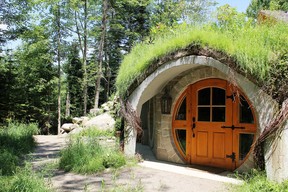 At the glamping resort of Entre Cimes et Racines in the Eastern Townships of Quebec, two cabins are available for fans of J.R.R. Tolkien’s The Hobbit.