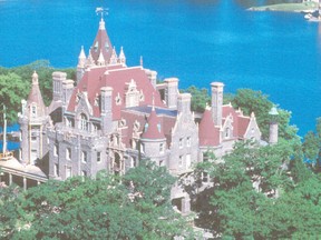 The six-storey Boldt Castle has been 
turned into a major tourist attraction, located on 
Heart Island in the St. Lawrence.
